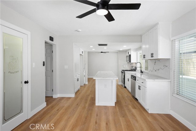 3614 S Olive Street, Santa Ana CA: https://media.crmls.org/medias/4e0f0896-9d9c-4b68-be8d-5645c2d1c070.jpg