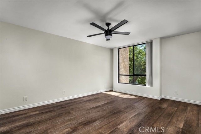 16866 Kingsbury photo 28