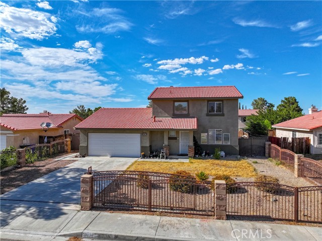 Detail Gallery Image 2 of 46 For 10790 Floral, Adelanto,  CA 92301 - 4 Beds | 3/1 Baths