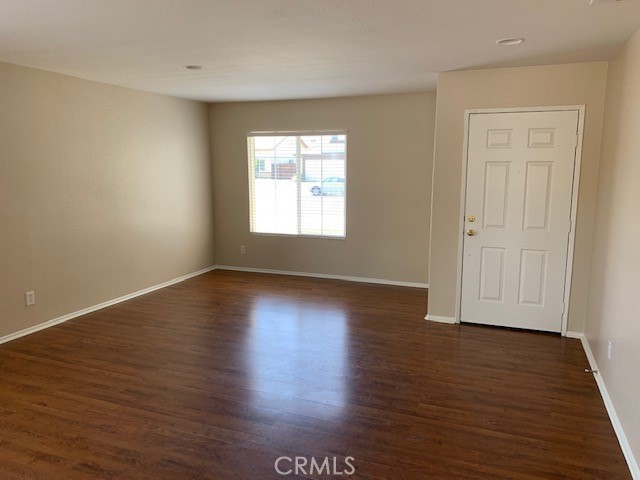 Detail Gallery Image 4 of 33 For 4450 Rainbow View Way, Hemet,  CA 92545 - 4 Beds | 2 Baths