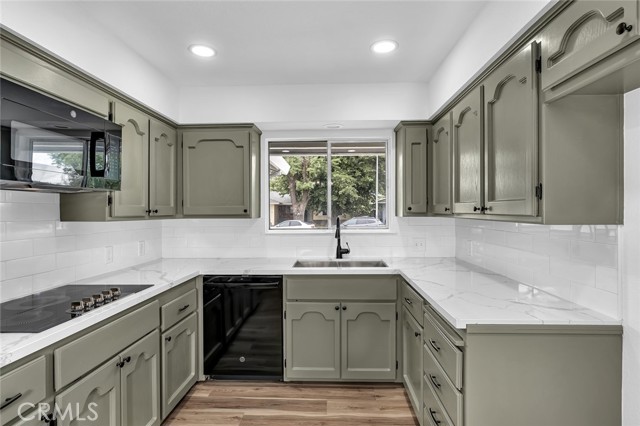 Detail Gallery Image 3 of 39 For 734 Seminole Dr, Merced,  CA 95340 - 3 Beds | 2 Baths