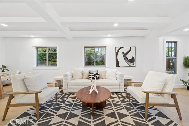 Detail Gallery Image 3 of 22 For 1810 32nd St, San Diego,  CA 92102 - 4 Beds | 3 Baths