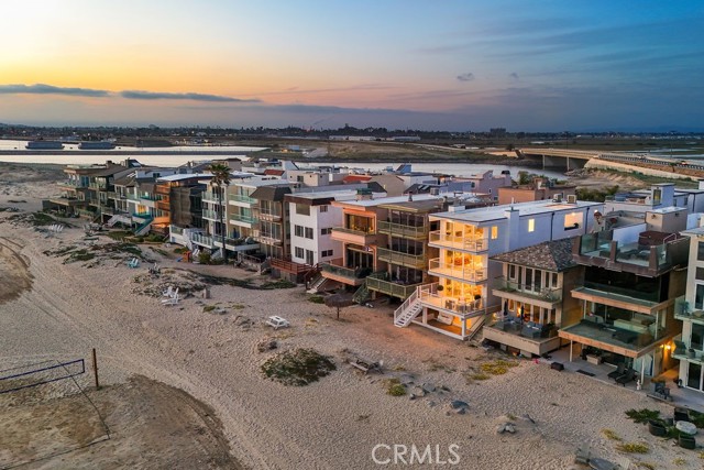 105 A Surfside Avenue, Surfside CA: https://media.crmls.org/medias/4e11e523-3f0e-48b6-afe2-096ed2b5c145.jpg
