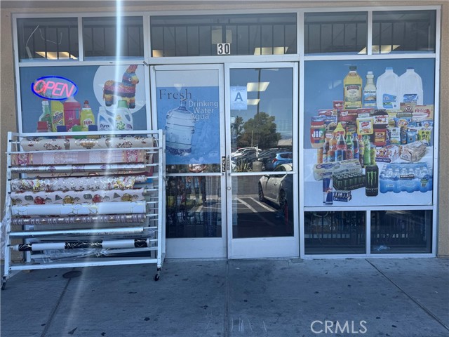 17480 Arrow Boulevard, Fontana CA: https://media.crmls.org/medias/4e124882-b94d-439f-85c3-72bca951b873.jpg