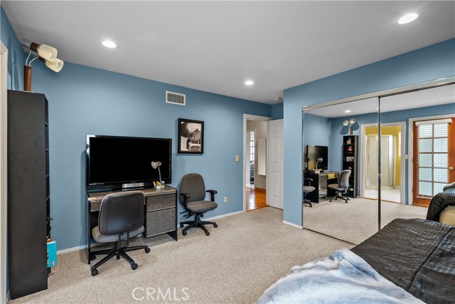 Detail Gallery Image 14 of 29 For 10538 Balcom Ave, Granada Hills,  CA 91344 - 3 Beds | 3/1 Baths