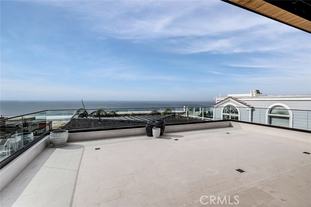 205 34th, Manhattan Beach, California 90266, 3 Bedrooms Bedrooms, ,3 BathroomsBathrooms,Residential,Sold,34th,SB22024191