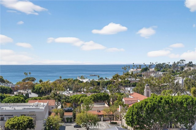 Detail Gallery Image 31 of 74 For 405 Blumont St, Laguna Beach,  CA 92651 - 5 Beds | 6/1 Baths