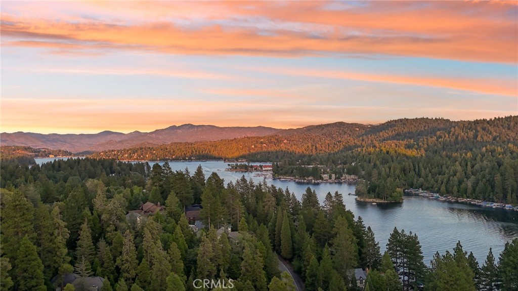 https://media.crmls.org/medias/4e13a478-12da-4c84-95f3-75f1bdeca537.jpg?preset=X-Large
