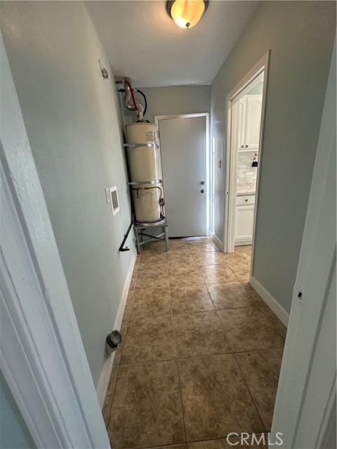 Detail Gallery Image 5 of 10 For 6052 Fishburn, Huntington Park,  CA 90255 - 3 Beds | 1 Baths