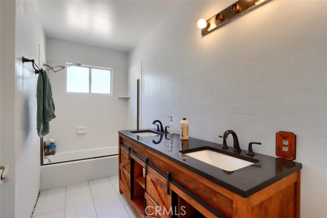 42912 Country Club E Drive, Oakhurst CA: https://media.crmls.org/medias/4e14af8a-c489-4c97-8de4-12f0d2512ec0.jpg