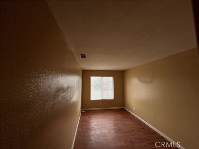 Detail Gallery Image 10 of 17 For 9752 Robinia St, Fontana,  CA 92335 - 5 Beds | 2 Baths