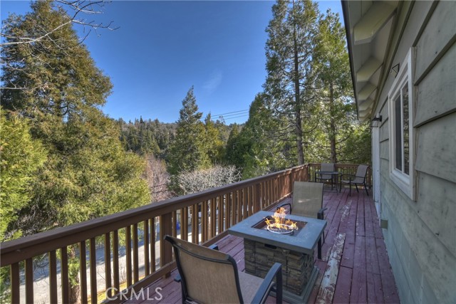 28621 Shenandoah Drive, Lake Arrowhead CA: https://media.crmls.org/medias/4e163707-2774-422d-95ba-1018f1686bde.jpg