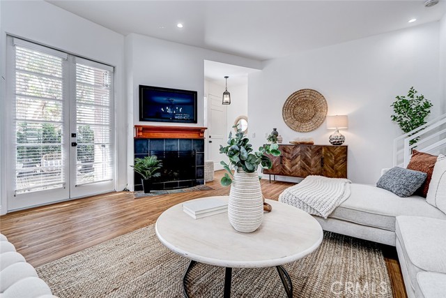 Detail Gallery Image 8 of 36 For 510 S Catalina Ave #2,  Redondo Beach,  CA 90277 - 3 Beds | 2 Baths