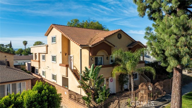 Detail Gallery Image 3 of 4 For 17088 Chatsworth St, Granada Hills,  CA 91344 - – Beds | – Baths