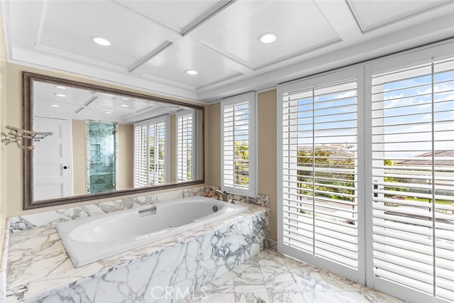 Detail Gallery Image 16 of 43 For 322 Emerald Bay, Laguna Beach,  CA 92651 - 6 Beds | 6/1 Baths