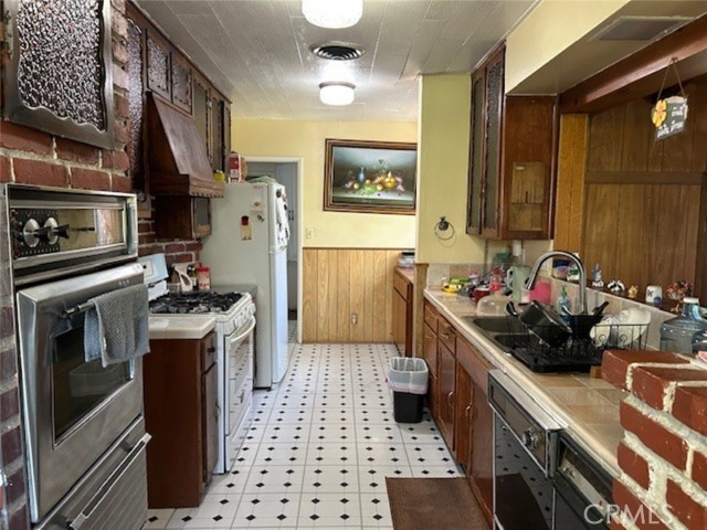 Detail Gallery Image 25 of 28 For 14125 Burton, Panorama City,  CA 91402 - 3 Beds | 2 Baths