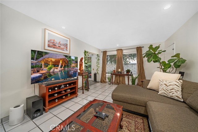 Detail Gallery Image 6 of 29 For 1318 E Fairgrove Ave, West Covina,  CA 91792 - 3 Beds | 2 Baths