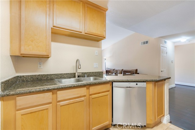 Detail Gallery Image 12 of 37 For 2325 Del Mar Way #208,  Corona,  CA 92882 - 2 Beds | 2 Baths