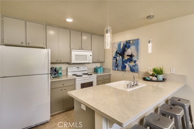 2 Fremont Street, Chico CA: https://media.crmls.org/medias/4e18ced8-5513-44dc-a554-ad0f216c086c.jpg
