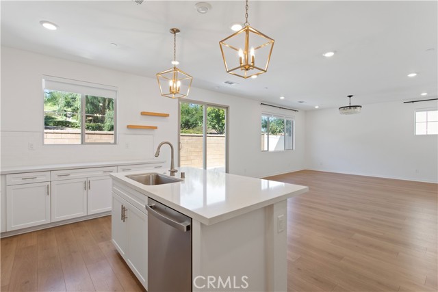 Detail Gallery Image 12 of 62 For 3950 Satsuma, Corona,  CA 92883 - 4 Beds | 3 Baths