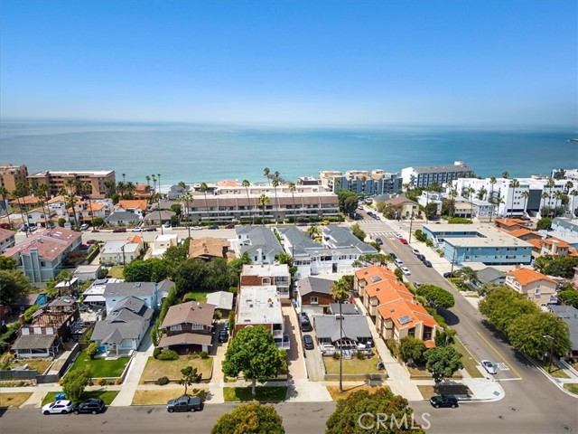 705 Broadway, Redondo Beach, California 90277, 2 Bedrooms Bedrooms, ,2 BathroomsBathrooms,Residential,Sold,Broadway,SB22186811