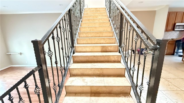 Detail Gallery Image 10 of 25 For 5241 Colodny Dr #403,  Agoura Hills,  CA 91301 - 3 Beds | 2/1 Baths