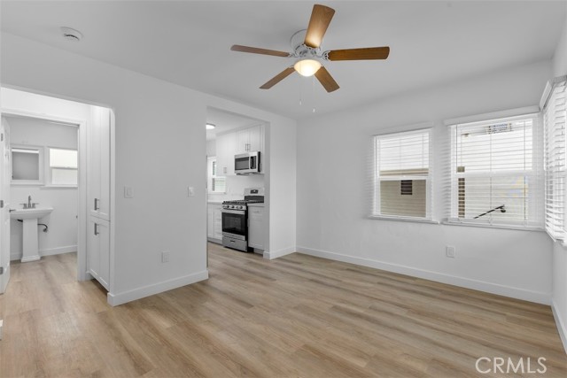 908 Manhattan Avenue, Hermosa Beach, California 90254, ,Residential Income,Sold,Manhattan,SB25198954