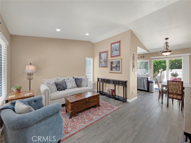 Detail Gallery Image 11 of 30 For 25690 Neblina Ct, Valencia,  CA 91355 - 2 Beds | 2 Baths