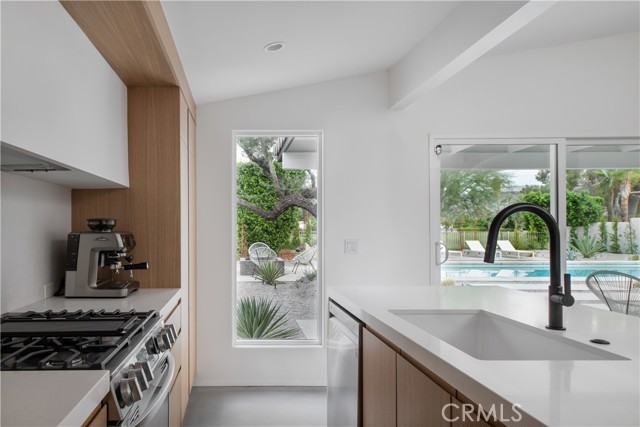Detail Gallery Image 9 of 42 For 4995 E Cherry Hills Dr, Palm Springs,  CA 92264 - 3 Beds | 2 Baths