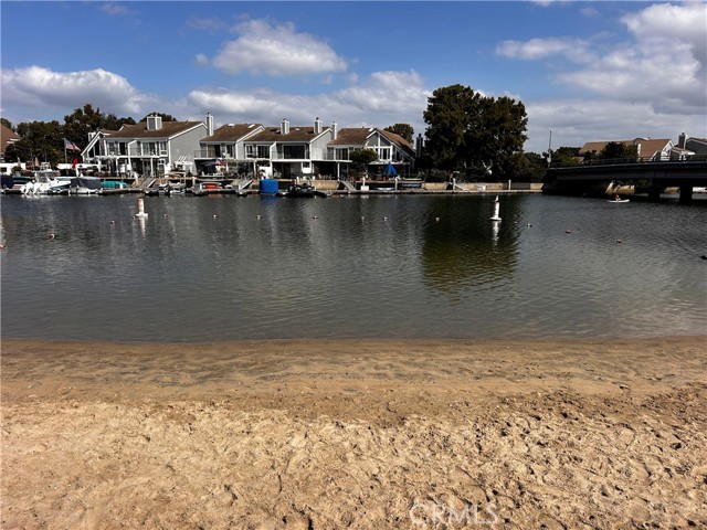 Detail Gallery Image 27 of 27 For 3662 Pirate Cir, Huntington Beach,  CA 92649 - 3 Beds | 3 Baths
