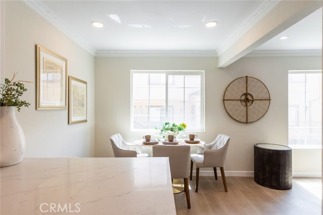 Detail Gallery Image 14 of 33 For 2349 Mira Vista Ave #C,  Montrose,  CA 91020 - 2 Beds | 2/1 Baths