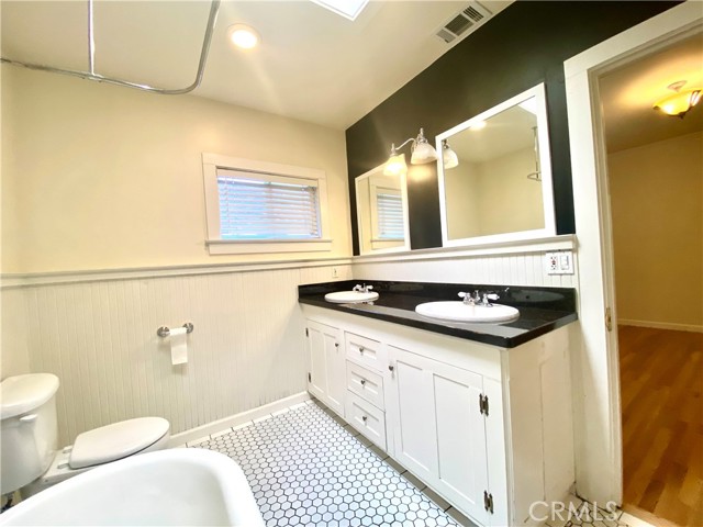 Detail Gallery Image 20 of 31 For 2433 Castro Way, Sacramento,  CA 95818 - 2 Beds | 2 Baths