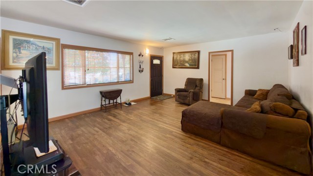 10416 Cayuga photo 6