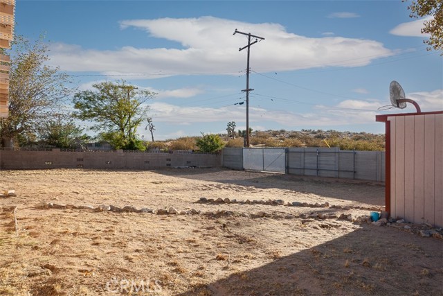 Detail Gallery Image 19 of 26 For 25807 Cherryhill Dr, Boron,  CA 93516 - 3 Beds | 2 Baths