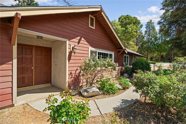 Detail Gallery Image 2 of 57 For 39804 Pine Bench, Yucaipa,  CA 92399 - 4 Beds | 3 Baths