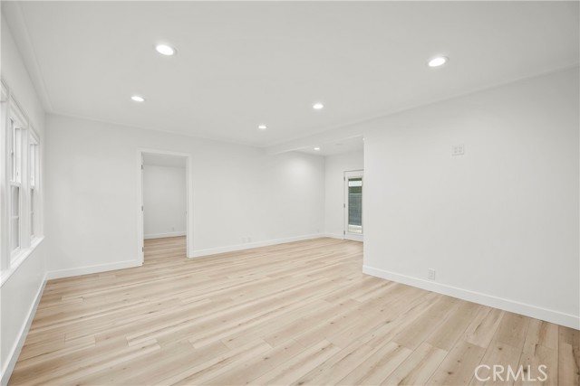 620 E Elmwood Avenue, Burbank CA: https://media.crmls.org/medias/4e1e74b3-bc48-4e05-98a7-a551dfc46935.jpg