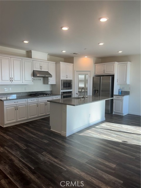 Detail Gallery Image 4 of 32 For 2388 Yasamin, Upland,  CA 91786 - 4 Beds | 2/1 Baths