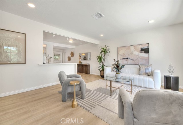 5221 Farago Avenue, Temple City CA: https://media.crmls.org/medias/4e1ecdcf-2be5-4d97-b2fc-e3554b0c5c39.jpg