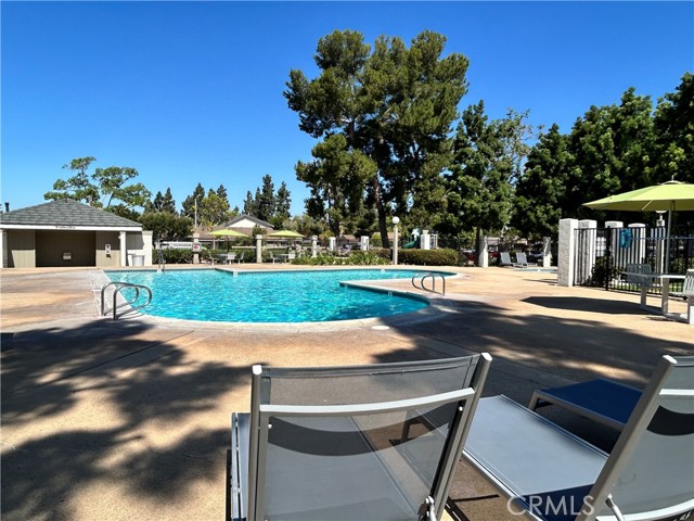 15 Wintergreen, Irvine CA: https://media.crmls.org/medias/4e1fc2b8-13c5-41d1-b233-2fe011536965.jpg