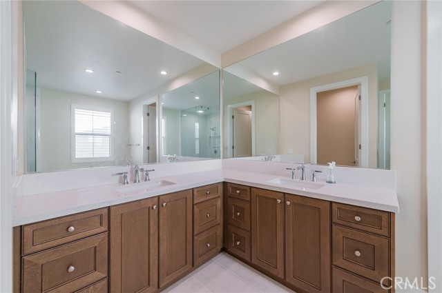 Detail Gallery Image 38 of 56 For 58 Longchamp, Irvine,  CA 92602 - 4 Beds | 4/1 Baths