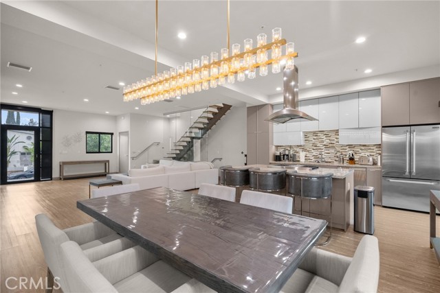 Detail Gallery Image 16 of 37 For 18703 Redwing St, Tarzana,  CA 91356 - 3 Beds | 2/1 Baths