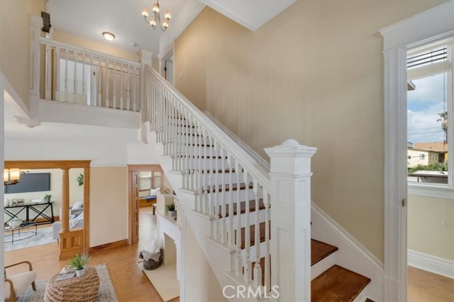 Detail Gallery Image 4 of 9 For 2913 Brighton Ave, Los Angeles,  CA 90018 - 4 Beds | 2/1 Baths