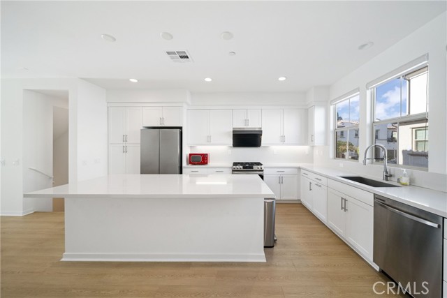 Detail Gallery Image 16 of 34 For 207 Colby Circle, Claremont,  CA 91711 - 3 Beds | 3/1 Baths