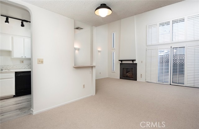 Detail Gallery Image 5 of 19 For 5255 Bellingham Ave #208,  Valley Village,  CA 91607 - 1 Beds | 1/1 Baths