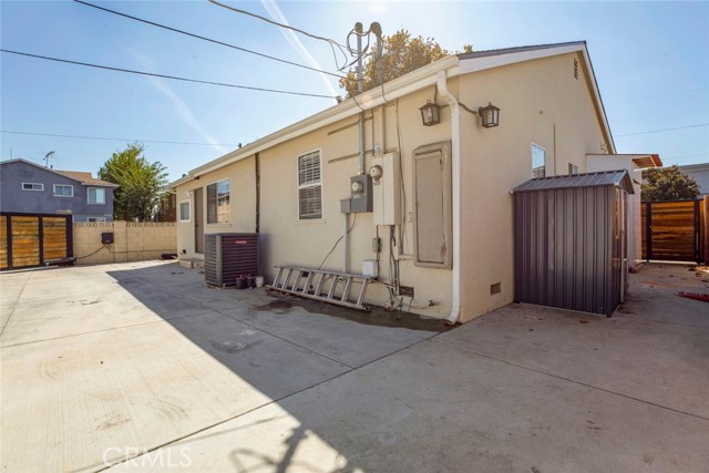 14537 Wyandotte photo 25