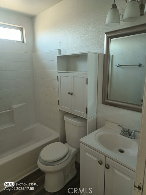 Detail Gallery Image 6 of 13 For 10475 Pony Express Dr, Adelanto,  CA 92301 - 3 Beds | 2 Baths