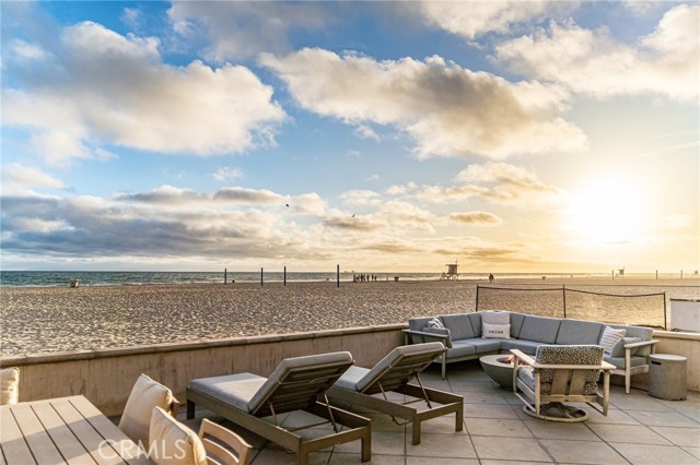 Detail Gallery Image 38 of 47 For 6610 W Oceanfront, Newport Beach,  CA 92663 - 3 Beds | 3/1 Baths