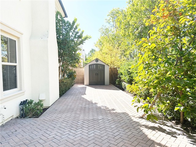 57 Donovan, Irvine CA: https://media.crmls.org/medias/4e23418d-f702-432d-9032-9772c0cf968e.jpg
