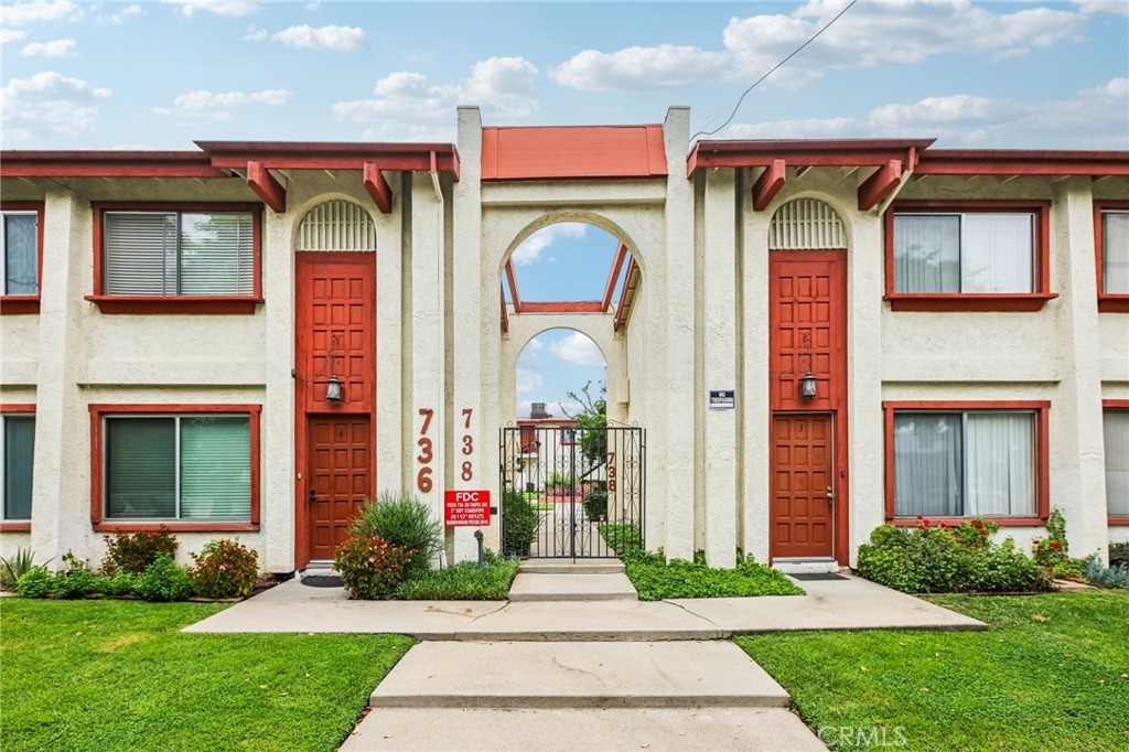 738 Chapel Ave S #15