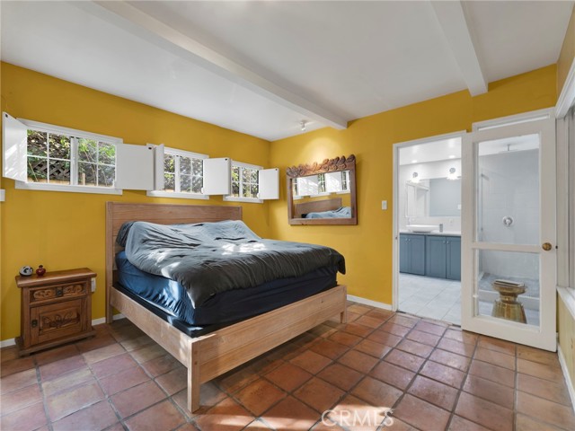 6033 Fulcher photo 18